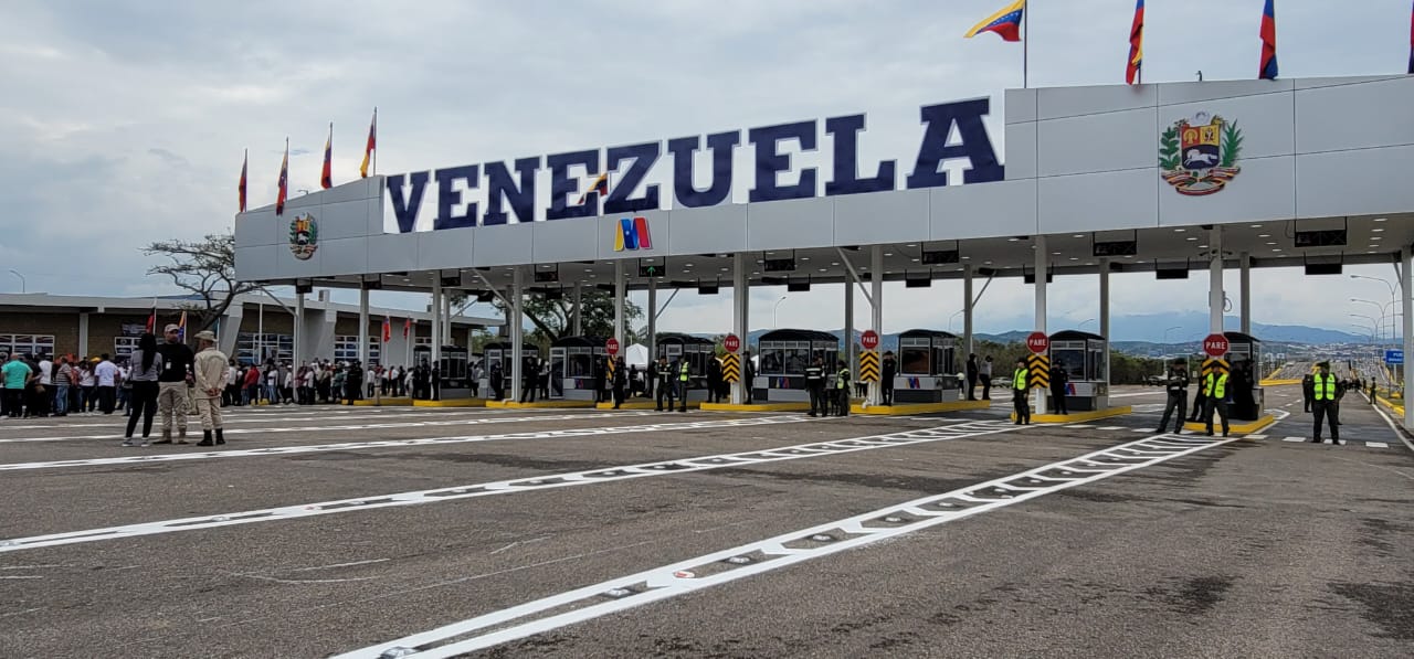 ¿Qué clase de vehículos pueden ingresar a Cúcuta desde Venezuela por el puente Atanasio Girardot?