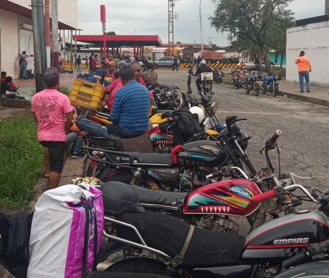 Un “suspiro” de gasolina llegó a Barinas en la víspera de las protestas por el #23Ene