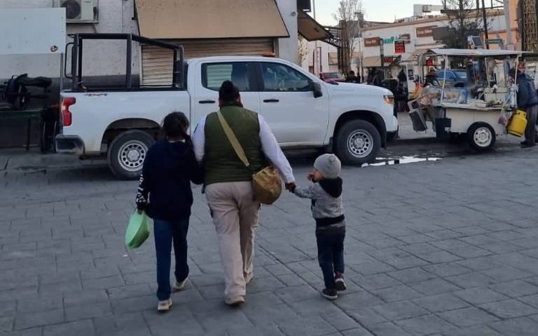 Rescatan a dos pequeños niños migrantes que deambulaban solos por la frontera con EEUU