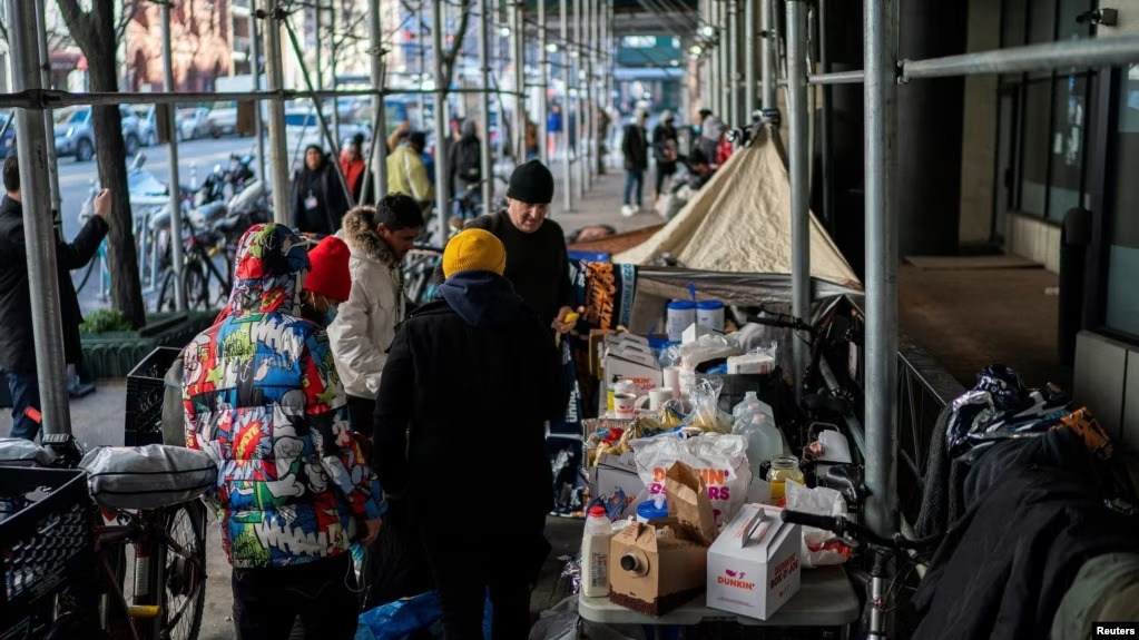 Nueva York dará 60 días a inmigrantes, entre ellos venezolanos, para que busquen alojamiento