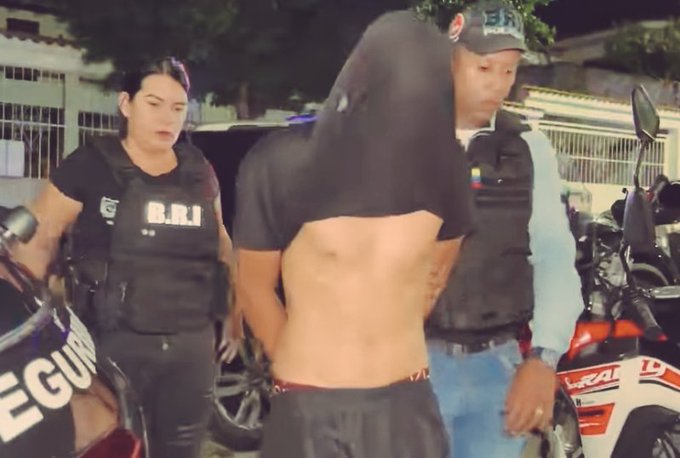 Le disparó a su pareja “por error” tras “jugar” con el arma en Vargas