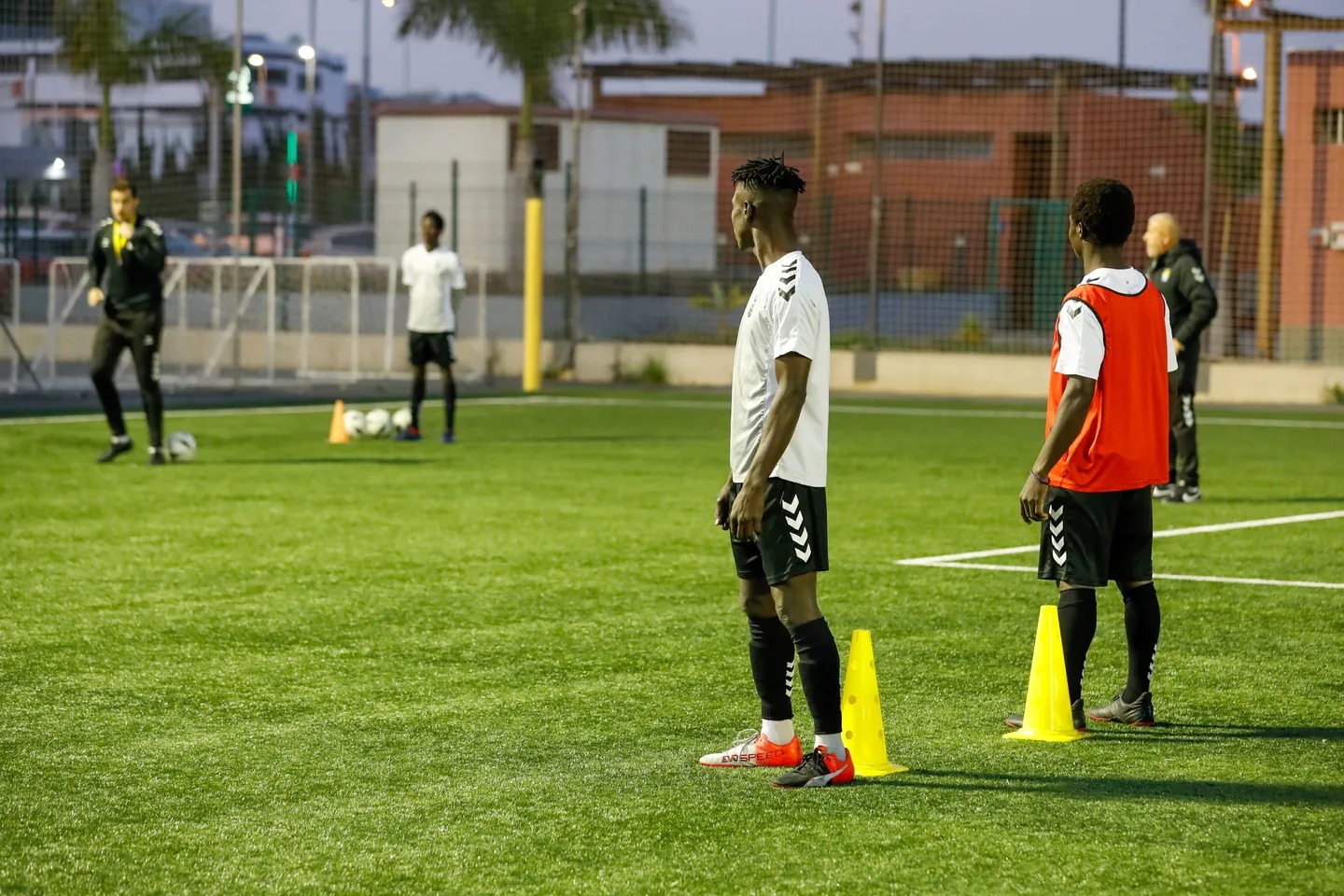 Niño escribió una fuerte carta a la Fifa para que lo dejen jugar al fútbol: “No entiendo por qué no puedo”