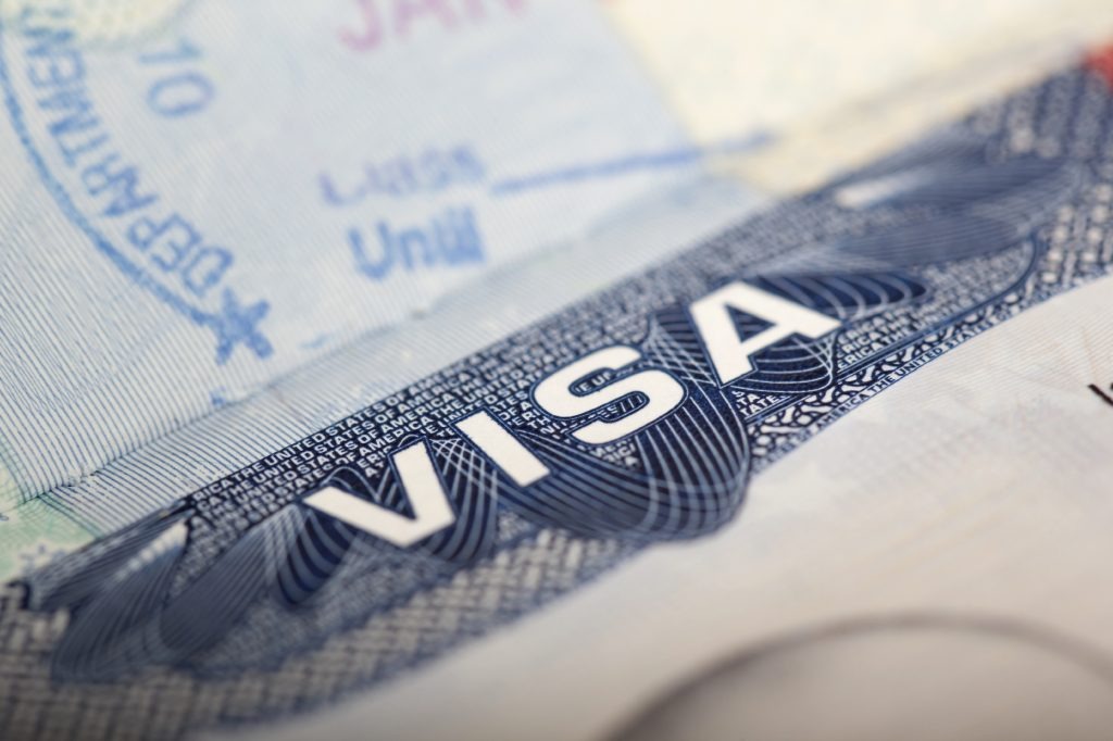 Fue deportado hace 14 años, pero regresó a EEUU con una visa especial