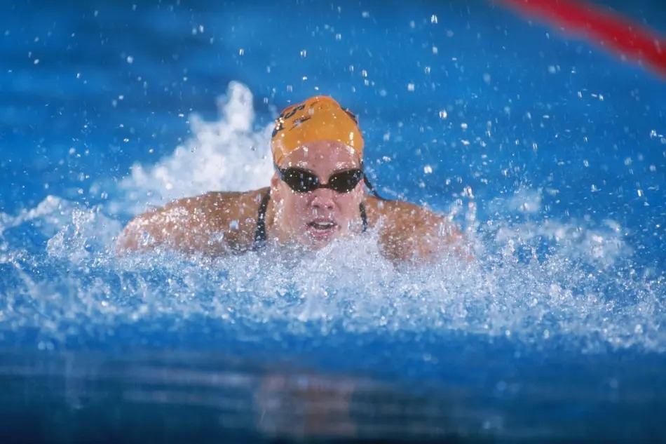 Investigan la misteriosa muerte súbita de una excampeona estadounidense de natación