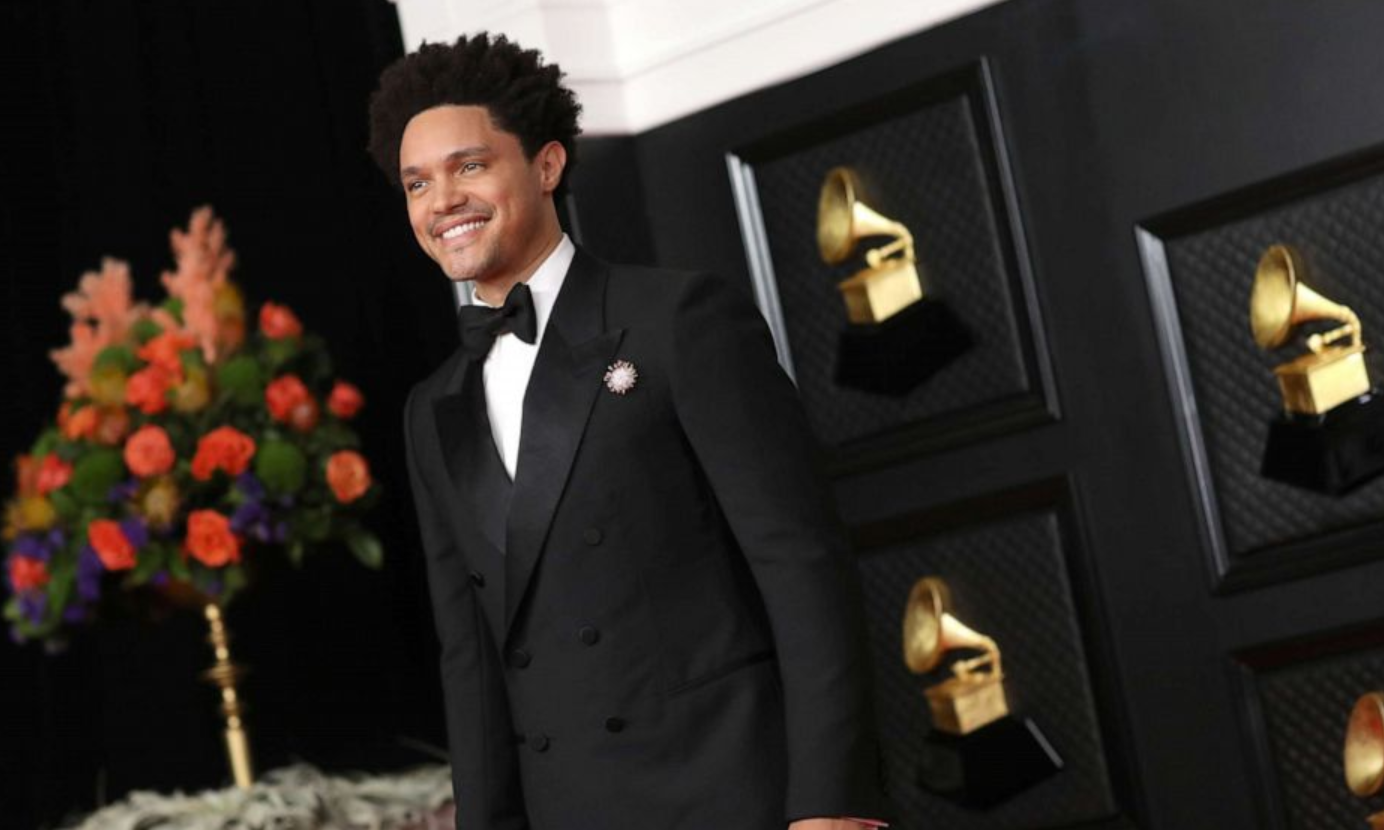 Quién es Trevor Noah, el presentador oficial de la ceremonia de los Grammy 2023