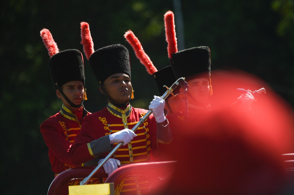 Maduro veneró como reliquia un sable que Chávez nunca desenfundó