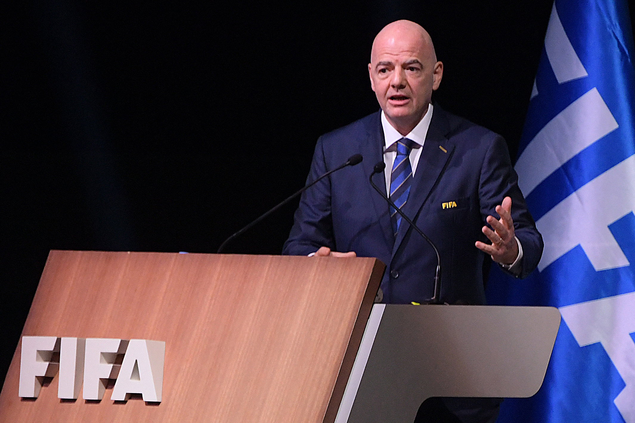 Gianni Infantino calificó como “un paso positivo” las condenas por insultos racistas a Vinicius