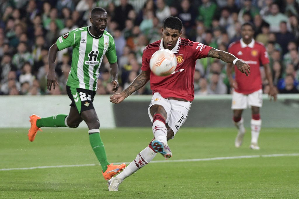 Triunfo de Manchester United culminó la trayectoria europea de Real Betis