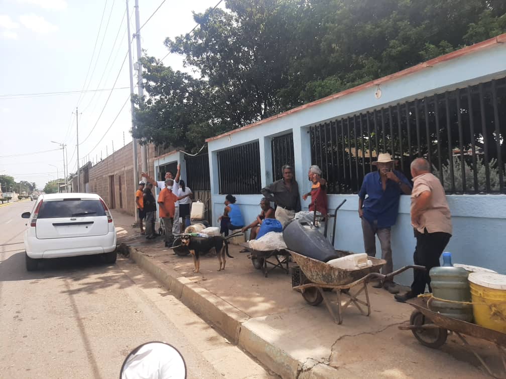 En Barquisimeto “pasan las de Caín” por falta de agua