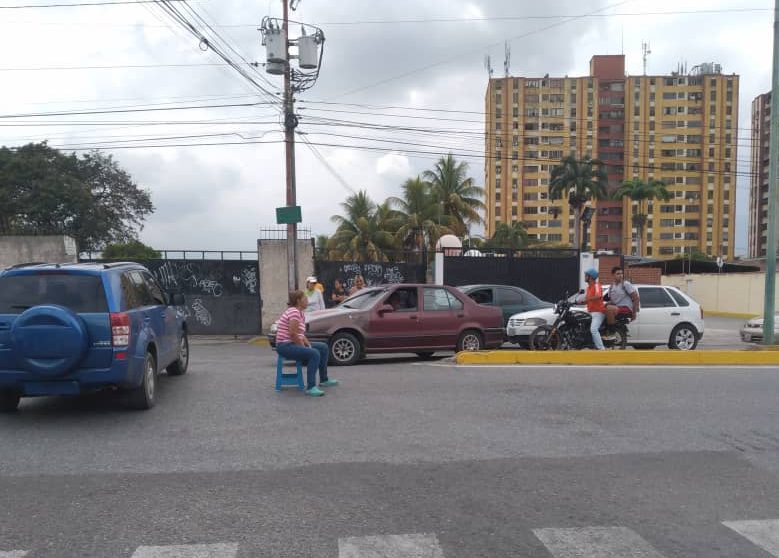 Explosión de un transformador deja a oscuras al menos 90 familias de Brisas del Obelisco en Barquisimeto