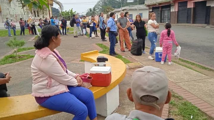 Bus Barinas subió el pasaje pero dejó varados a los usuarios por falta de combustible