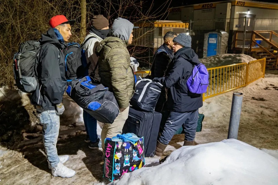 Al menos seis inmigrantes fallecieron tratando de cruzar desde EEUU a Canadá por un paso ilegal