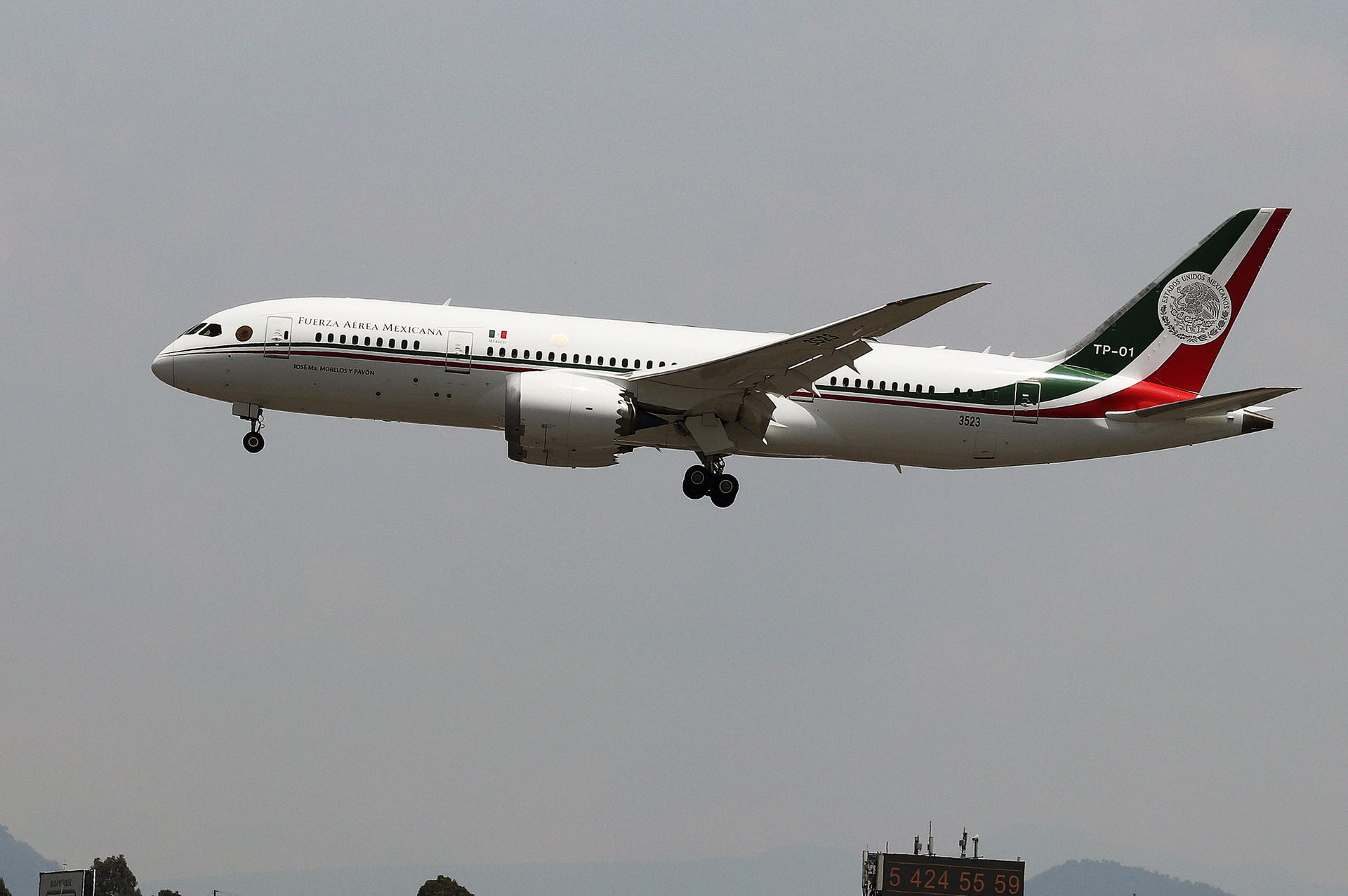 López Obrador por fin consiguió vender su polémico avión presidencial