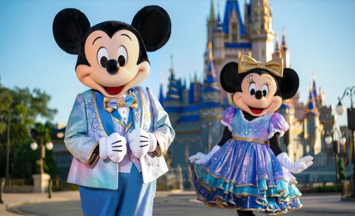 ¿Cuántos millones de dólares genera Disney?