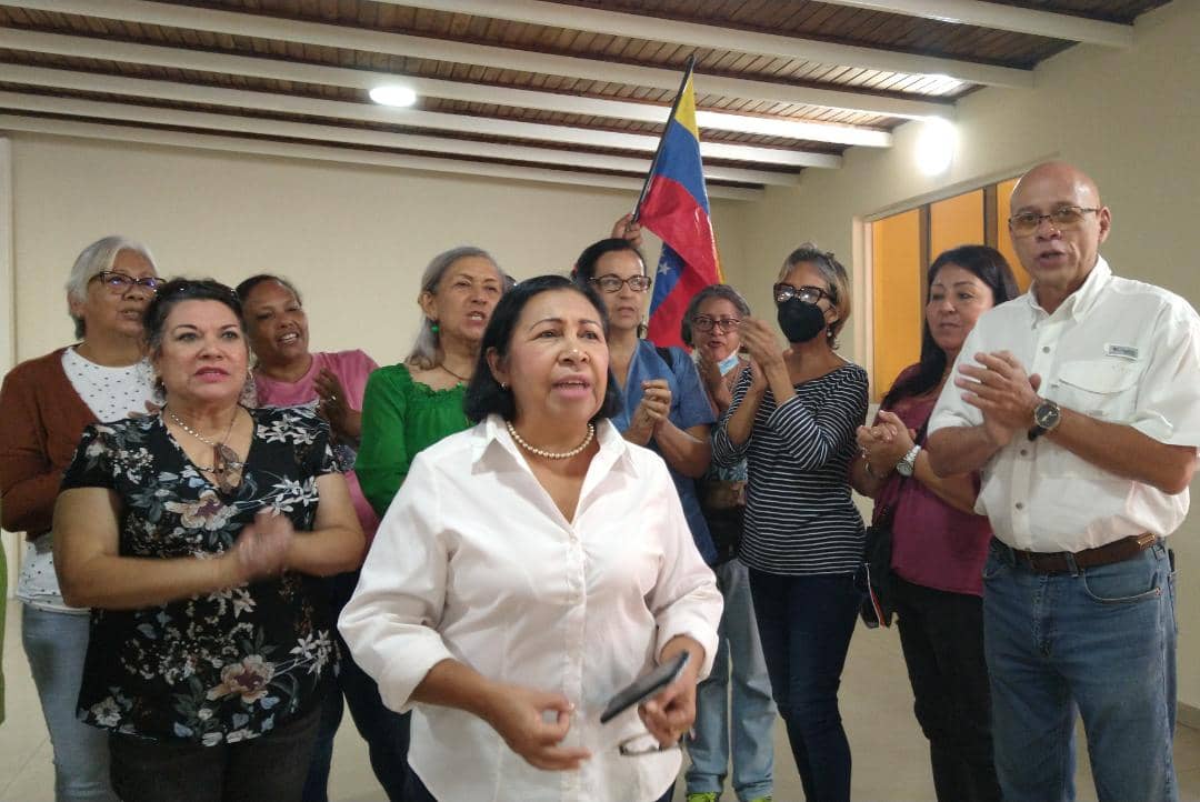 Jubilados en Carabobo, resteados por sus prestaciones sociales: “Nos verán en muletas o sillas de ruedas, pero arrodillados nunca”