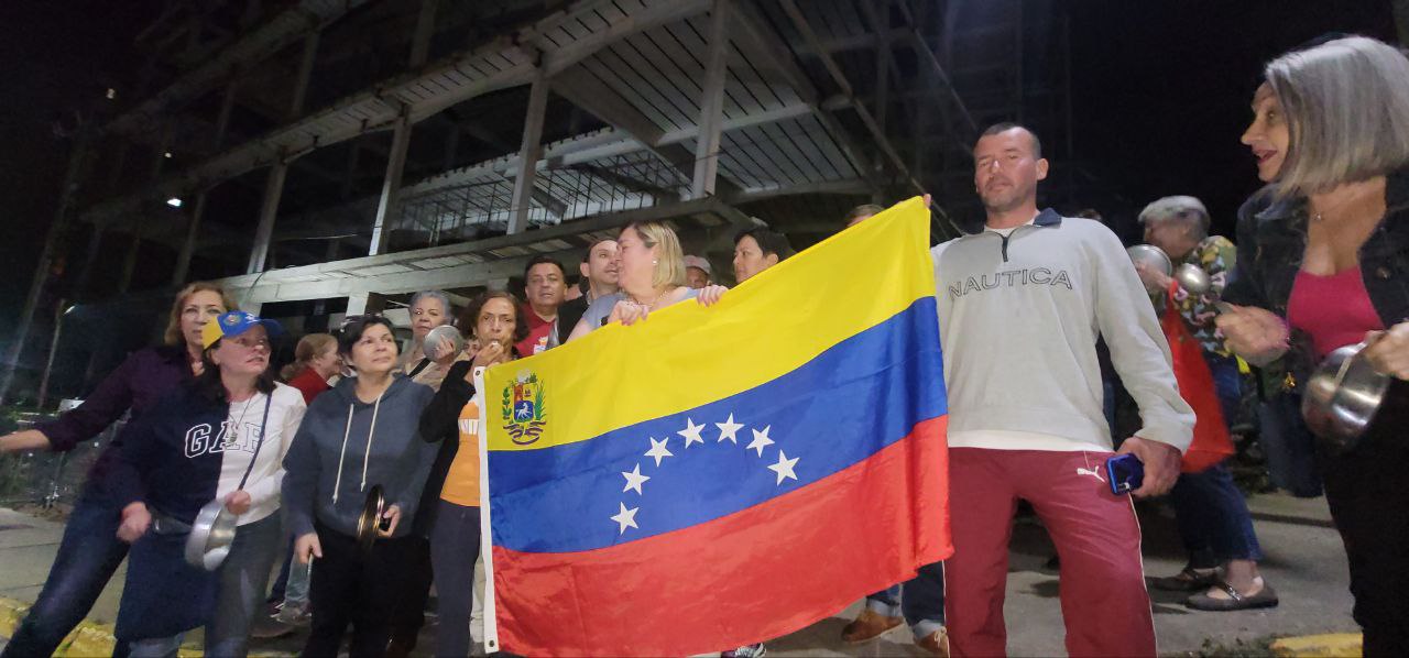 Vecinos de El Cigarral protestaron por “atropellos, mentiras y engaños” en construcción de Mega Traki en El Hatillo (Fotos)