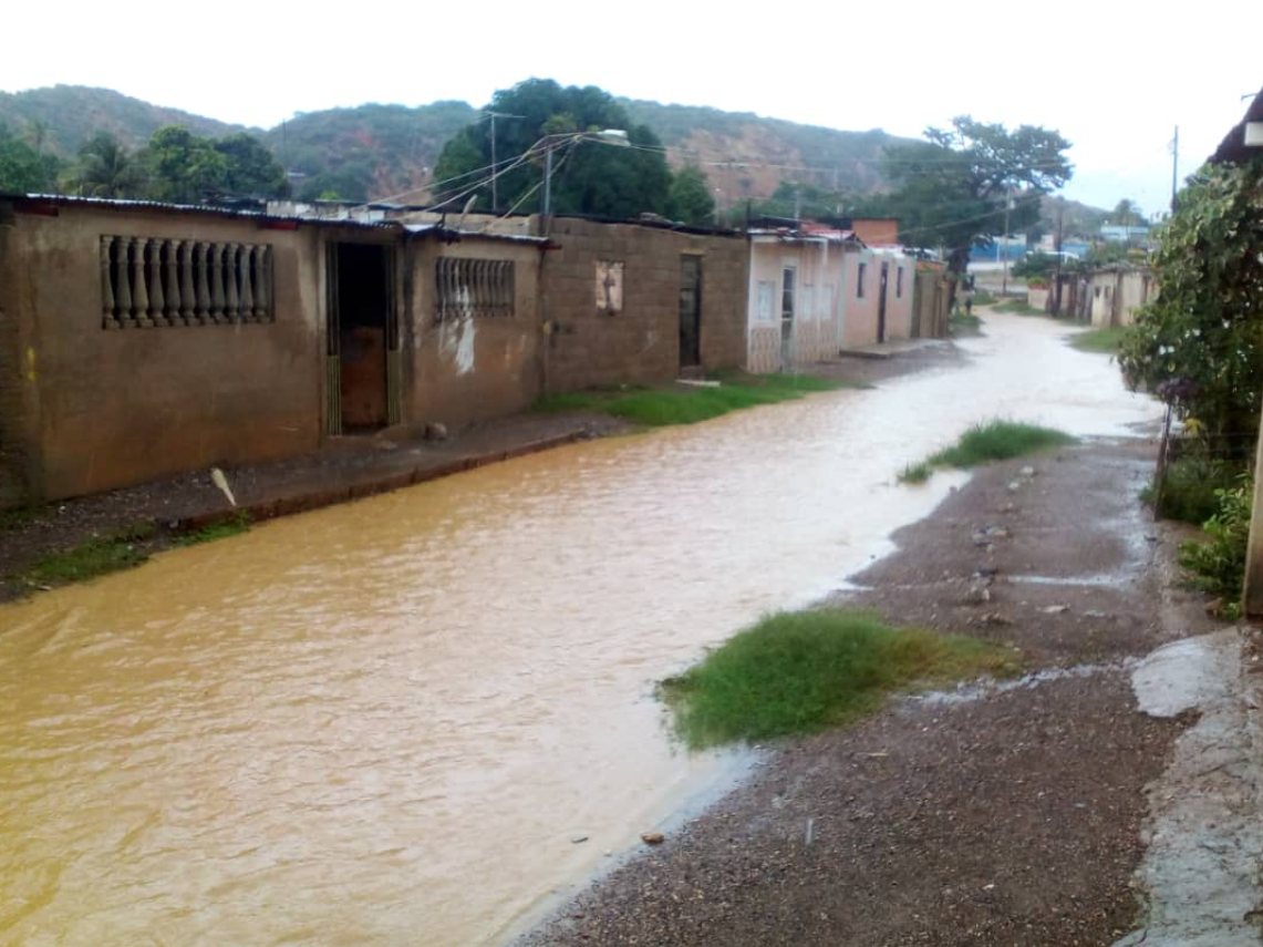 Niño de ocho años muere por descarga eléctrica durante lluvias en Sucre