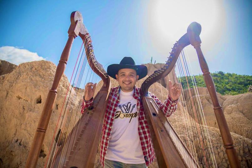 Álex Martínez, el arpista venezolano que sorprendió a Metallica y System of a Down con su “jorockpo”