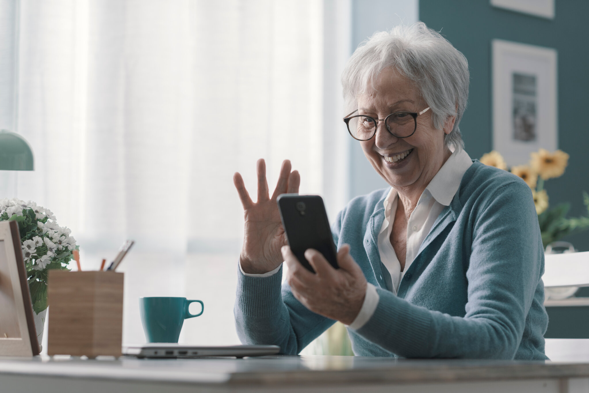 Mayores rompen con humor los estereotipos de la vejez en TikTok