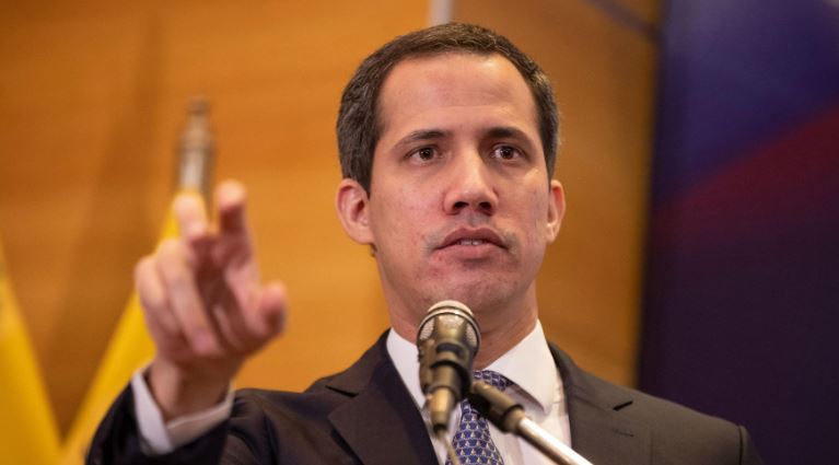 Guaidó pidió a Petro que demuestre “si quiere ser interlocutor de un dictador o de la democracia” (Video)