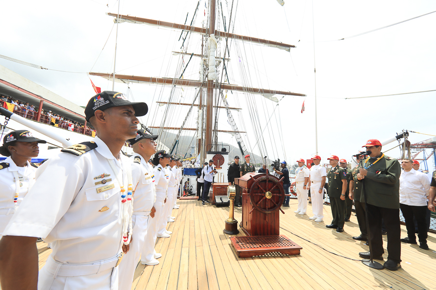 Buque escuela Simón Bolívar zarpó hacia el Caribe en viaje de instrucción