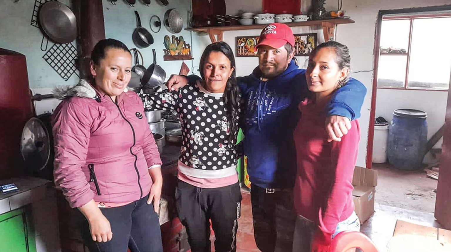 “De aquí no nos vamos”: vecinos en las faldas del volcán Nevado del Ruiz se niega a evacuar