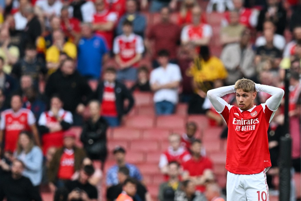 El Arsenal se derrumba y sirve en bandeja el título de la Premier al Manchester City