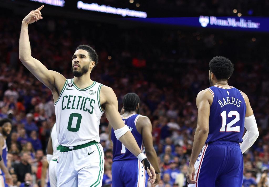 Tatum resucitó a tiempo para forzar el séptimo juego ante los 76ers