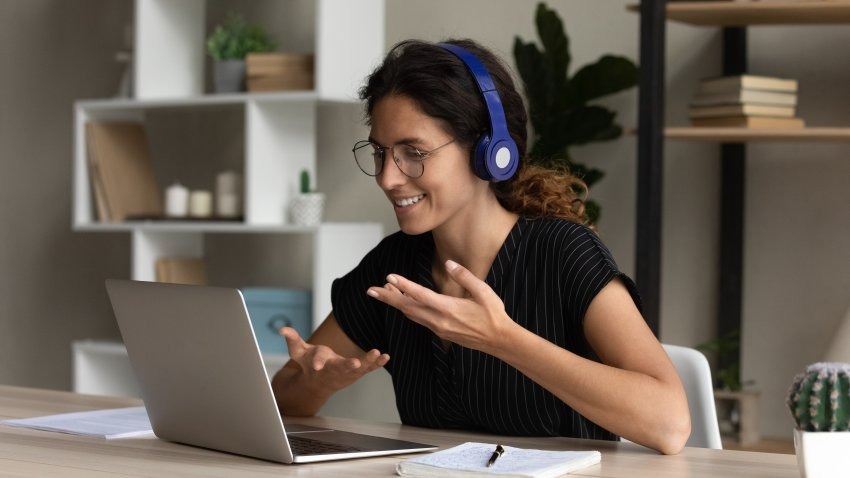 ¡Coge dato! Personas que hablen dos idiomas pueden ganar un dineral en EEUU por este tipo de trabajo