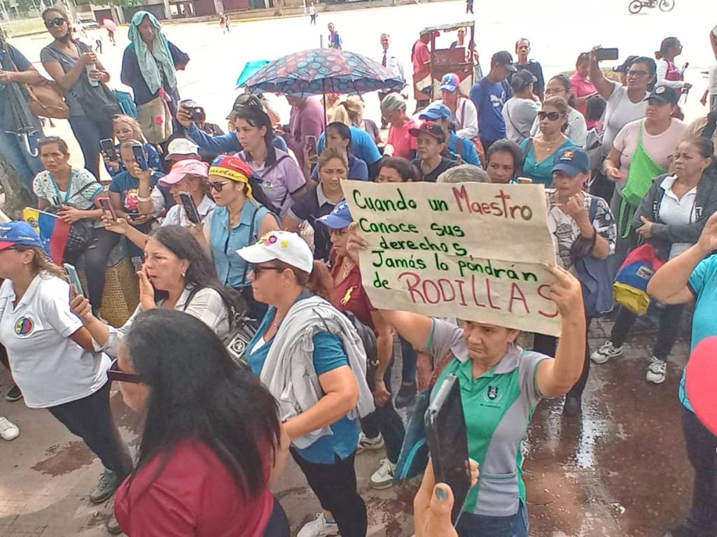 Maestros zulianos denuncian que el chavismo “está enterrando la educación y el futuro de la nación”