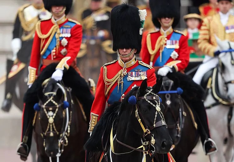 Carlos III preside su primer cumpleaños oficial como rey británico