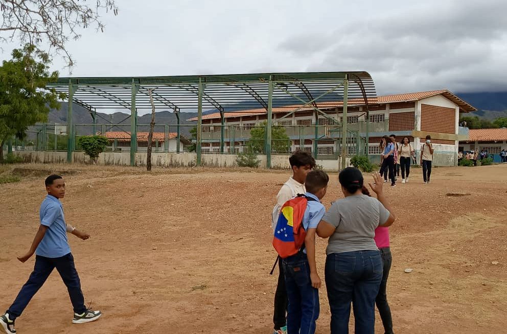 Docentes de Nueva Esparta llegan a las vacaciones escolares en deplorables condiciones