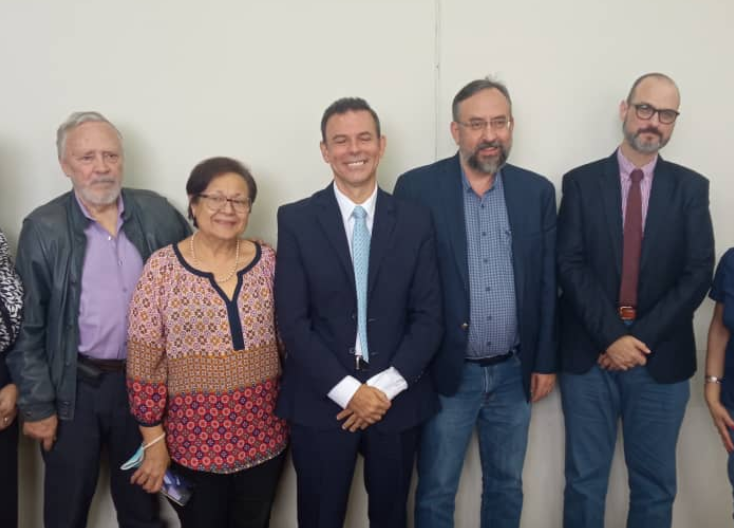 Roberto Enríquez, primer candidato en inscribirse en la elección primaria