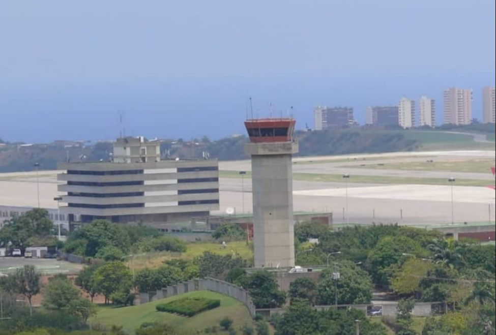 Emotivo VIDEO: pasajeros celebraron al darse cuenta de que todos el en avión volvían para votar en Venezuela