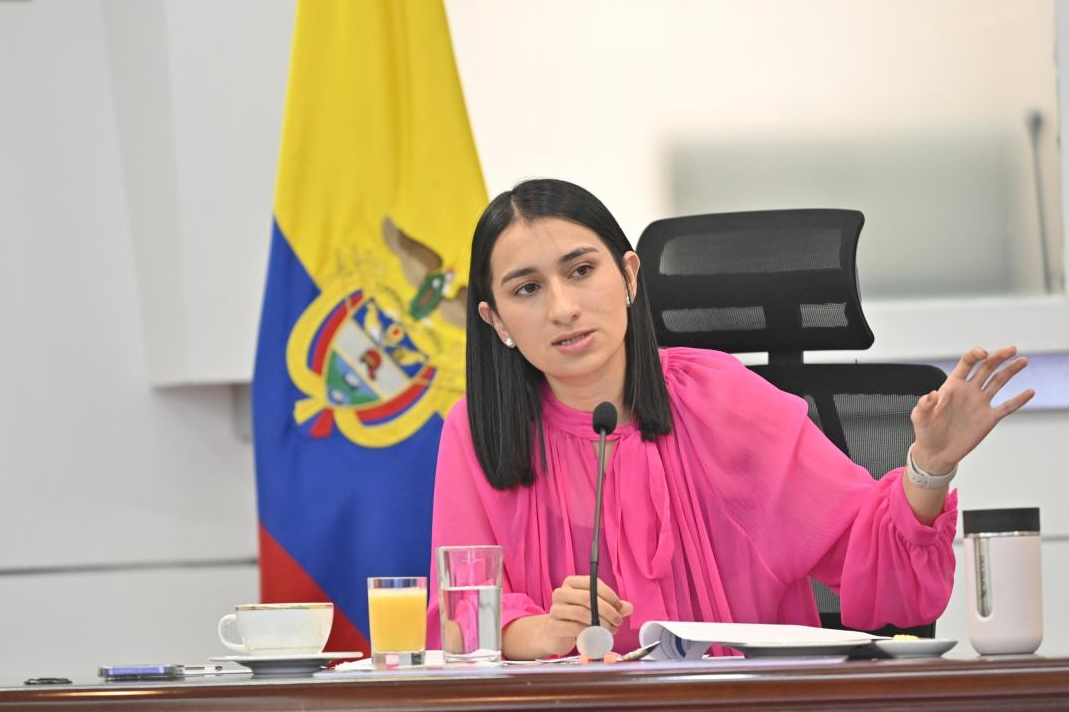 Laura Sarabia niega haber recibido plata y asegura que afirmaciones quieren “dañar la honorabilidad” de Petro