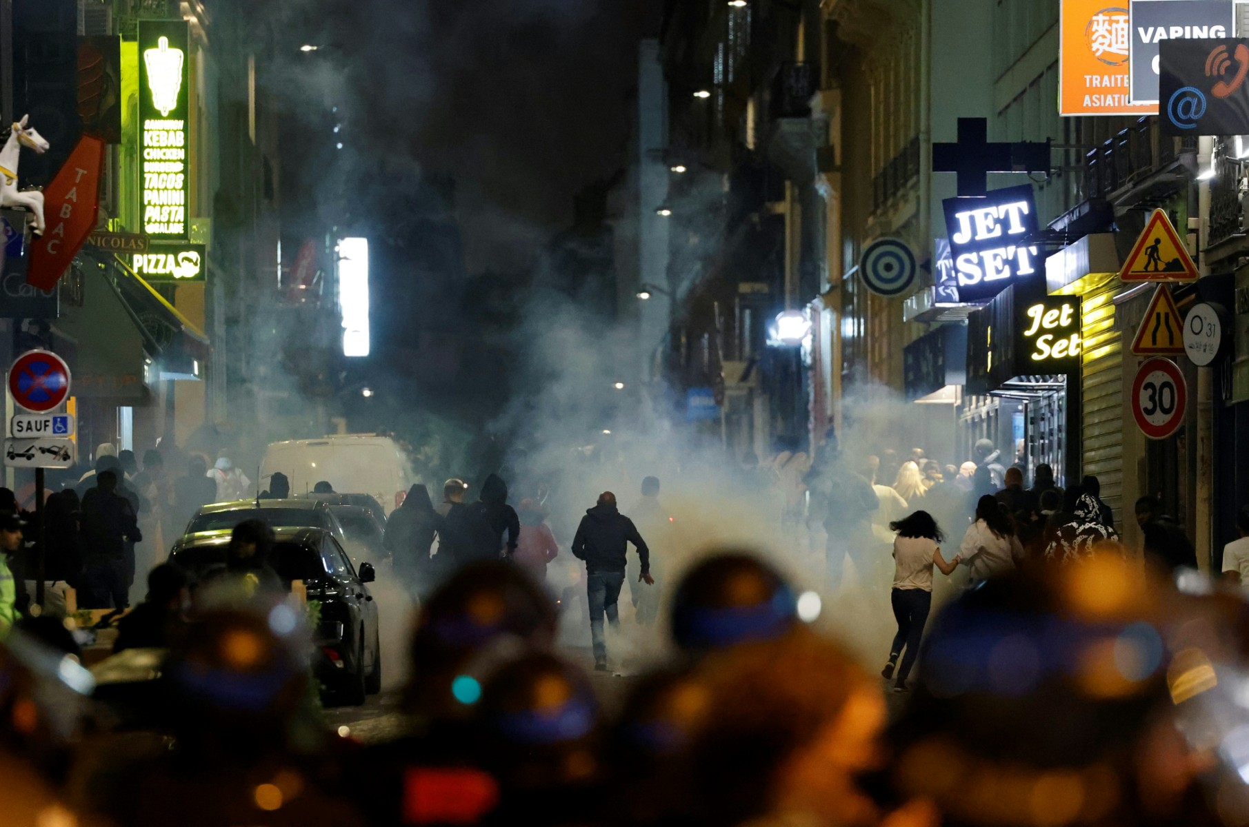 Ataque contra casa de un alcalde marca la quinta noche de disturbios en Francia