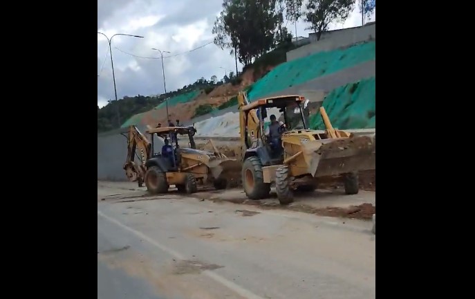 Reparan pared que cayó por las lluvias en el recién inaugurado Estadio Monumental de La Rinconada