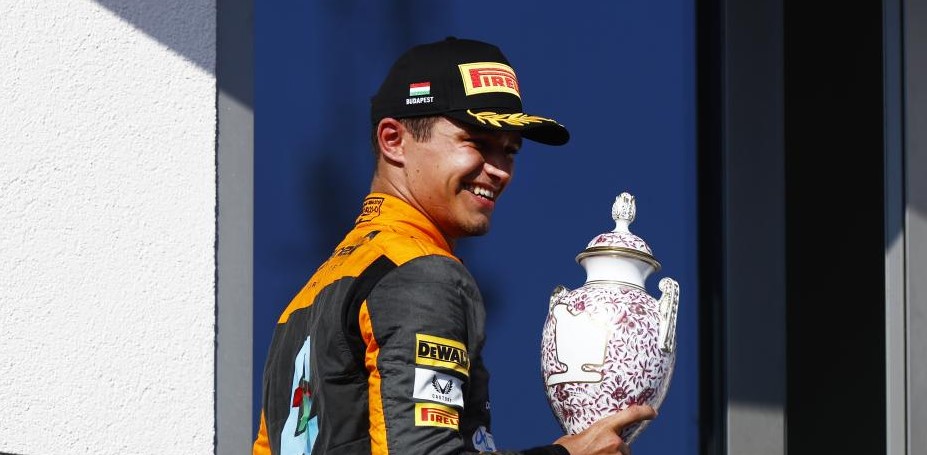 El momento VIRAL de la F1: Lando Norris en medio de la celebración rompió el trofeo de Max Verstappen (VIDEO)