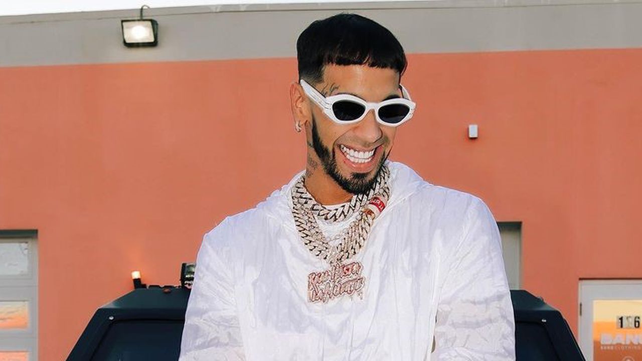 Anuel desató la locura al aparecer en una FOTO con una sexy mujer… que podría ser esta venezolana