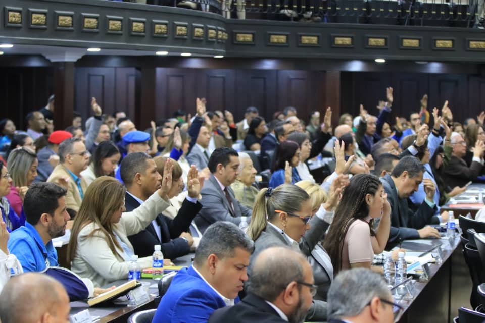 Asamblea chavista amenaza al menos a 18 líderes opositores con la falsa acusación de “traición a la patria”