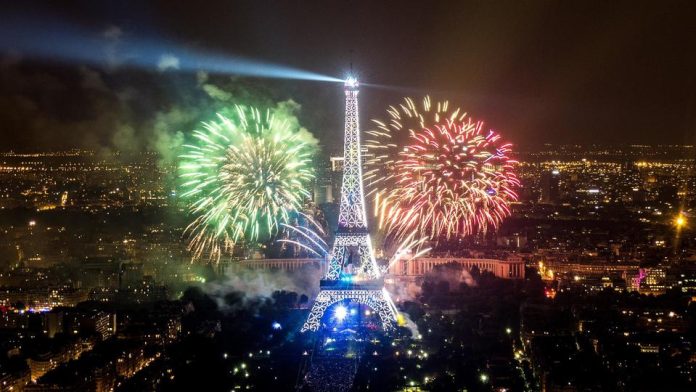 Tras disturbios, Francia prohíbe venta de fuegos artificiales durante fiesta nacional