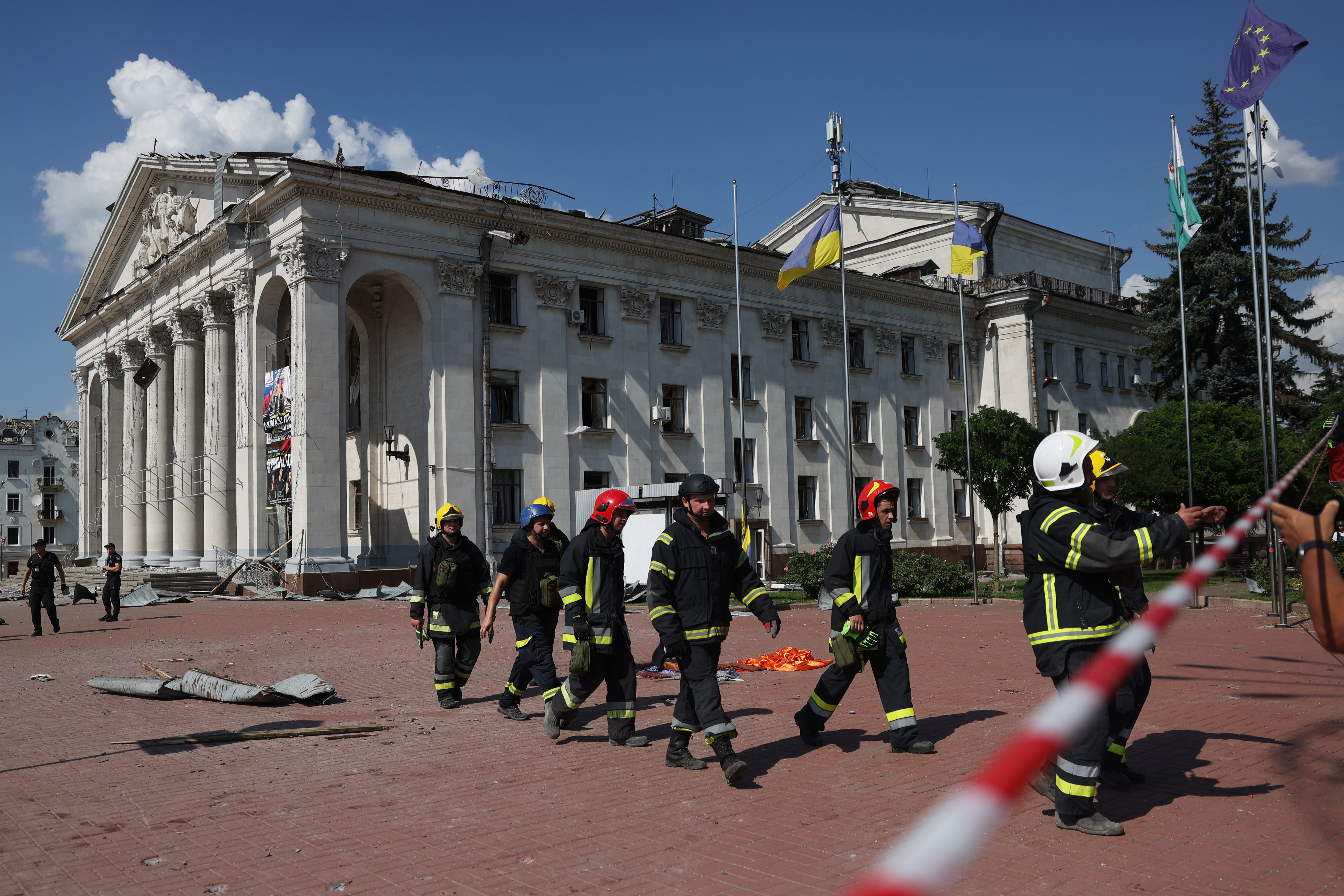 Ucrania lanza aluvión de drones en represalia por brutal masacre rusa en Chernígov