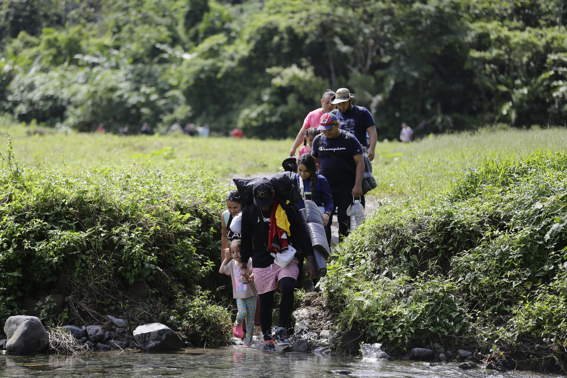 Venezolanas cuentan el horror que vivieron en el Darién y piden a gritos que no se dejen engañar