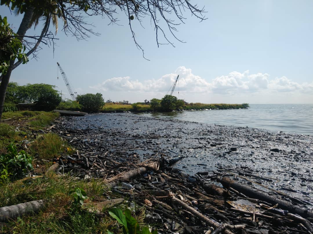 Pescadores no ven “el queso a la tostada” al plan de saneamiento del Lago de Maracaibo anunciado por el chavismo