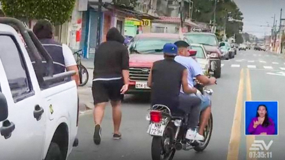 ¡Insólito! Equipo periodístico fue asaltado mientras se preparaba para informar sobre un atraco (VIDEO)