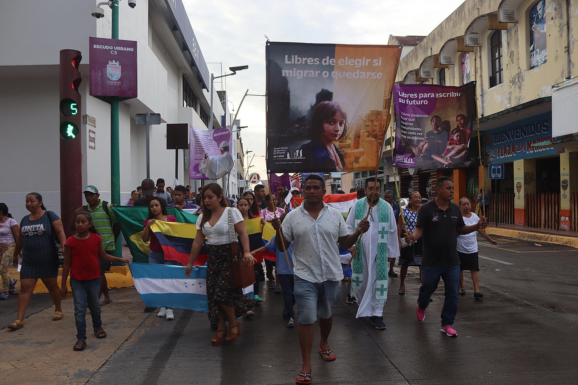 Migrantes realizaron procesión en el sur de México para pedir que se regule su tránsito a EEUU