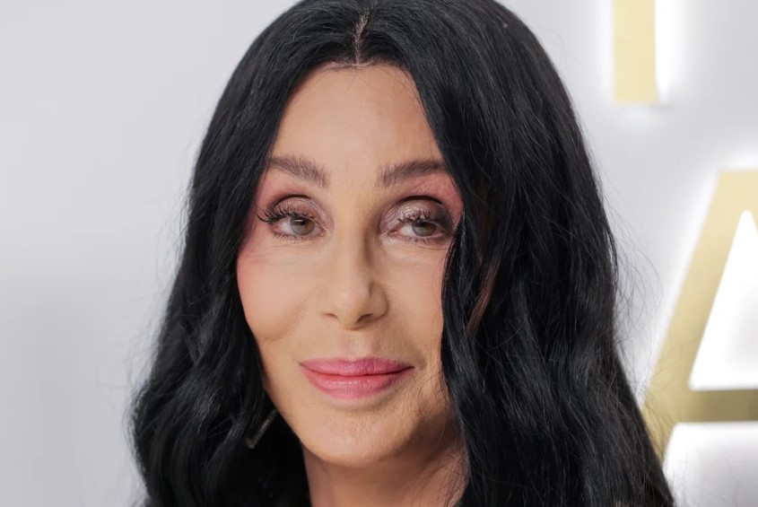 El secreto de la vitalidad de Cher a los 77 años: la decisión clave que tomó hace décadas