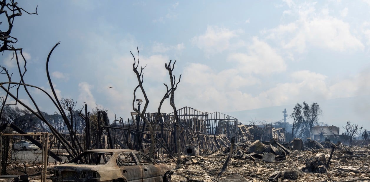 Tras los devastadores incendios forestales, Hawái seduce a los turistas para que vuelvan con sus dólares