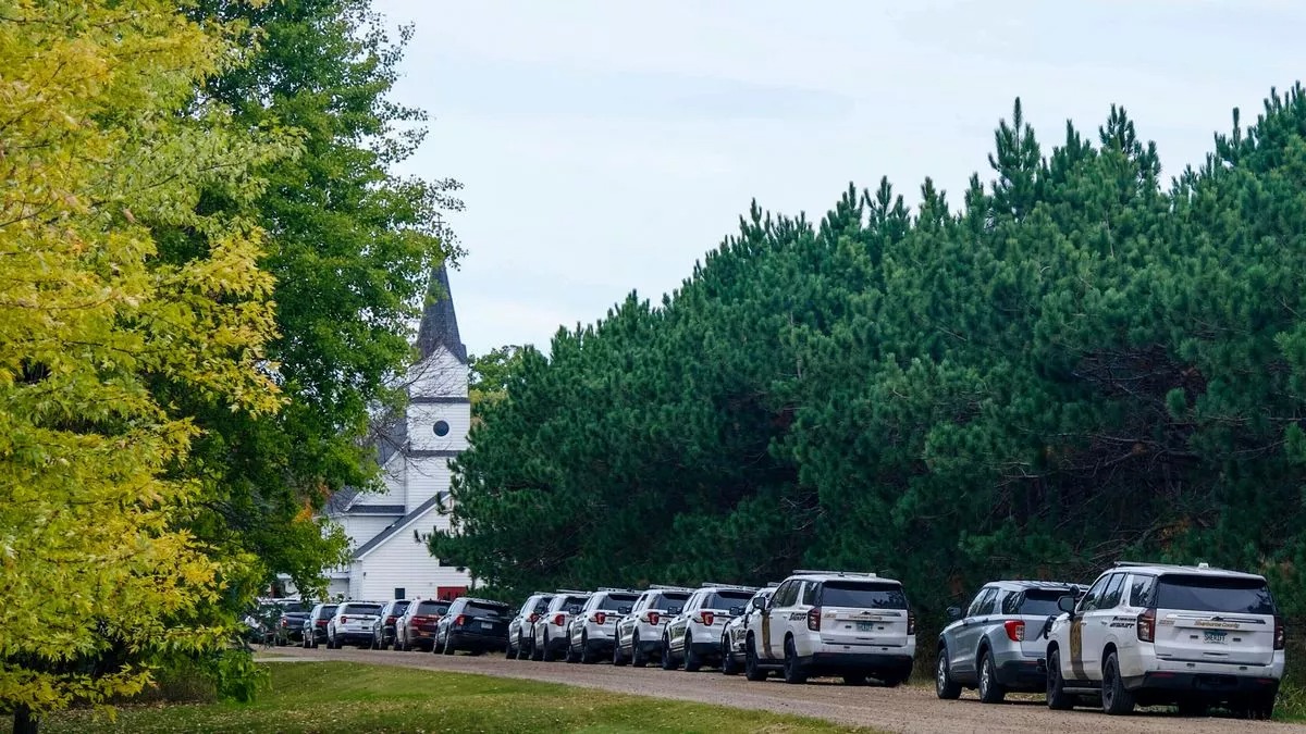 Las escalofriantes palabras que un hombre le dijo a su esposa antes de balear a cinco policías en Minnesota