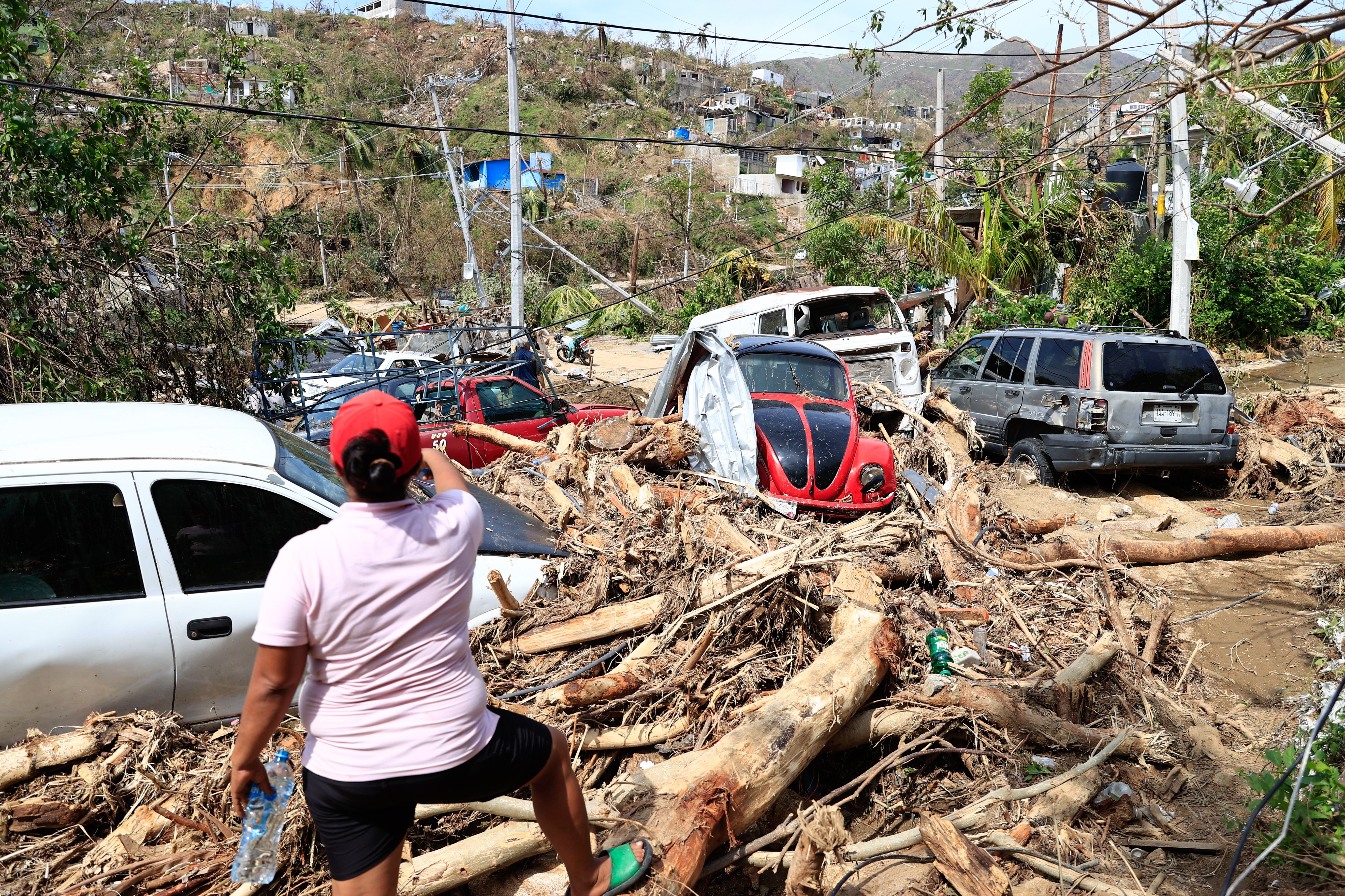 México sube a 43 la cifra de fallecidos por el impacto del huracán Otis en Acapulco